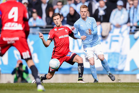Norrköpings Arnor Ingvi Traustason och Malmö FFs Anders
