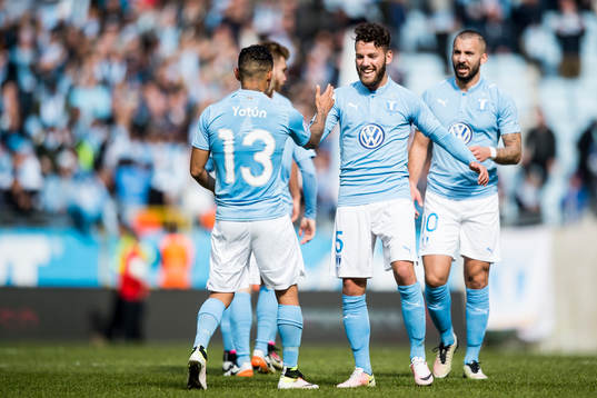 Malmö FFs Erdal Rakip jublar ihop med Yoshimar Yotún