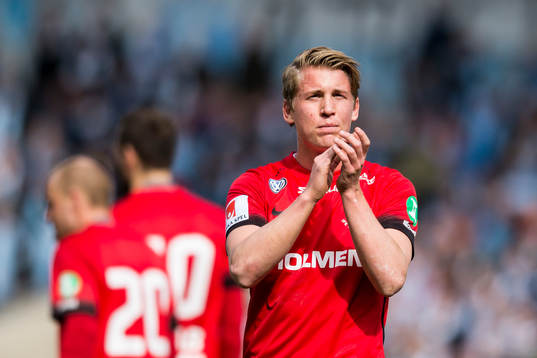 Norrköpings Joel Enarsson tackar publiken