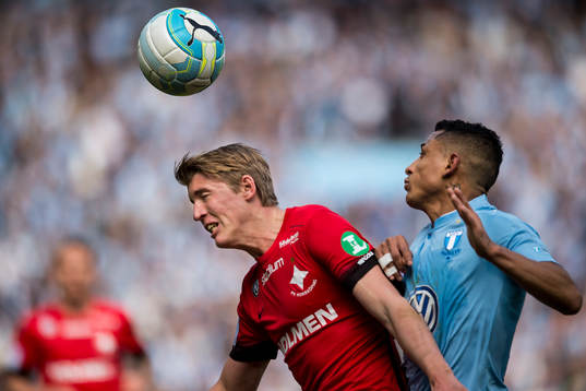 Norrköpings Joel Enarsson och Malmö FFs Yoshimar Yotún