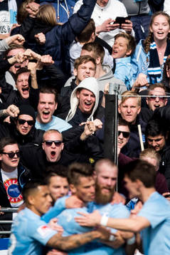 Malmö FFs supportrar jublar