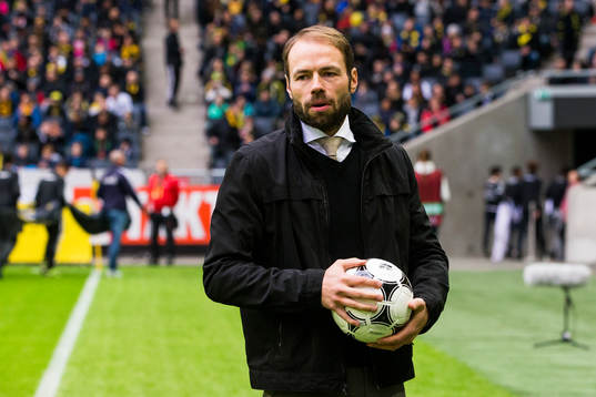 s tränare Andreas Alm innan fotbollsmatchen i Allsvenskan