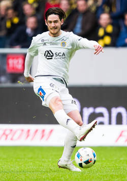 Sundsvalls Robin Tranberg med bollen