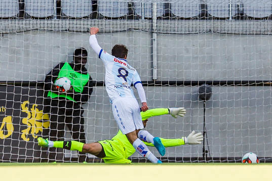 Gefles Simon Skrabb  kvitterar till 1-1 bakom Helsingborgs