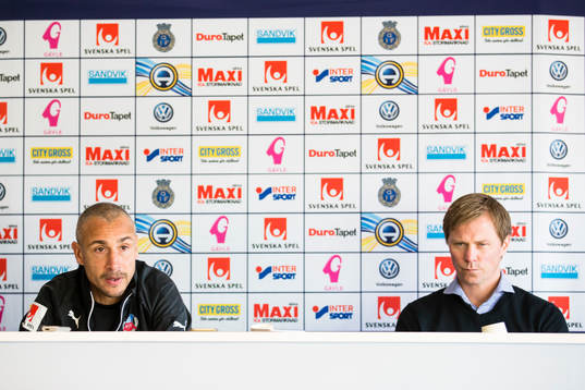 Gefles tränare Roger Sandberg (h) och Helsingborgs manager