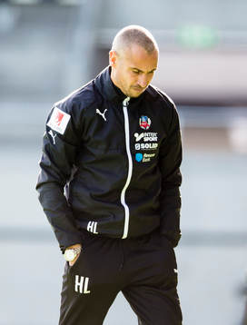 Helsingborgs manager Henrik Larsson ser deppig ut