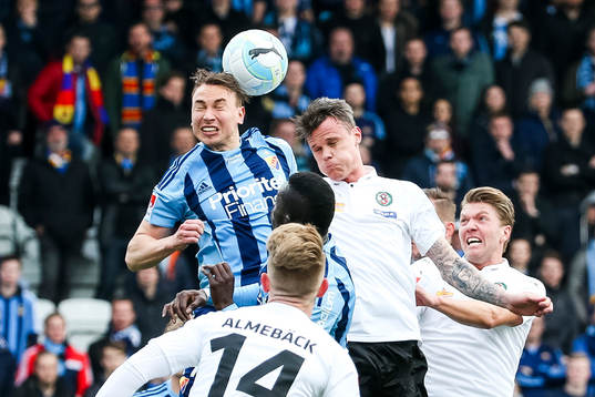 Djurgårdens Marcus Hansson och Örebros Erik Moberg