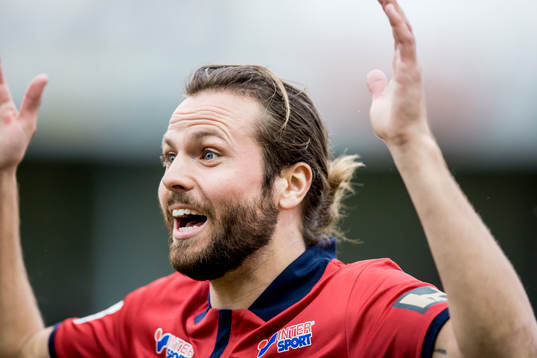 Örgrytes Hampus Bohman reagerar på ett domslut