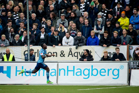 Djurgårdens Sam Johnson gör 0-1 och jublar