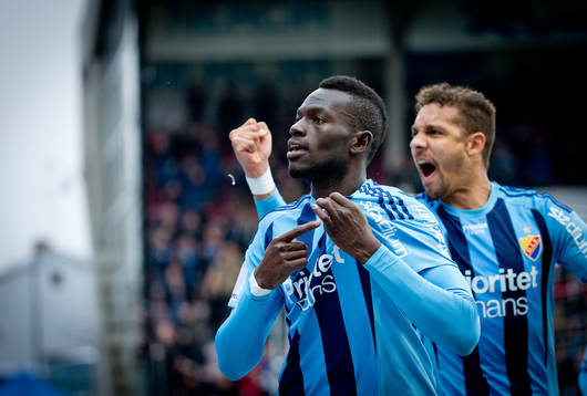 Djurgårdens Omar Colley gör 0-2 och jublar med Mathias
