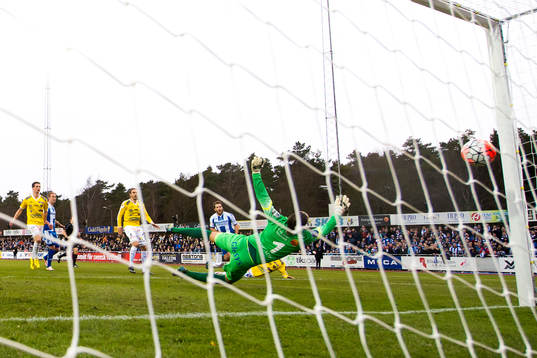 IFK Göteborgs Tobias Hysén gör 0-2 bakom Falkenbergs