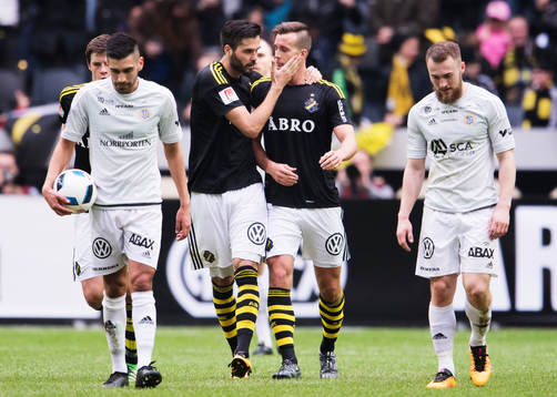 Sundsvalls Stefan Silva och Runar Sigurjonsson deppar när