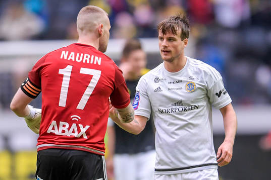 Sundsvalls målvakt Tommy Naurin och Eric Larsson jublar