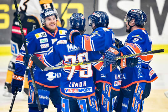 Växjös Patrik Lundh jublar