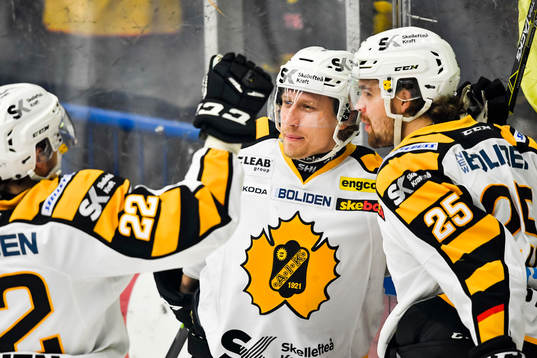 Skellefteås Axel Holmström jublar