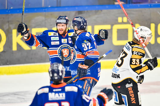 Bläddra bland fler bilder av Ishockey, SHL, Semifinal 2, Växjö - Skellefteå
