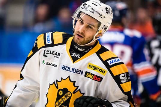 Skellefteås Andrew Calof hänger med huvudet