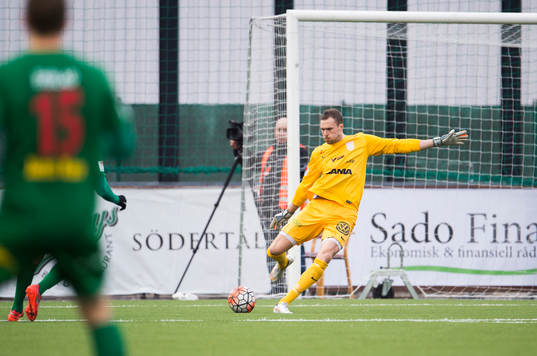 Assyriskas målvakt Robin Malmkvist