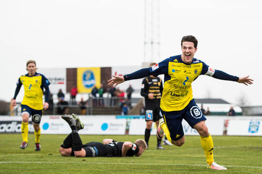 Ängelholms Oliver Stojanovic Fredin jublar