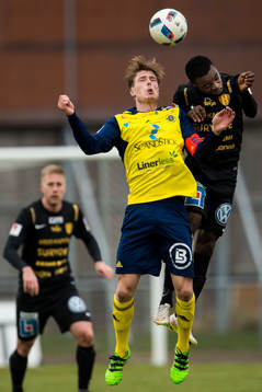 Ängelholms Marcus Bernholtz och Syrianskas Success