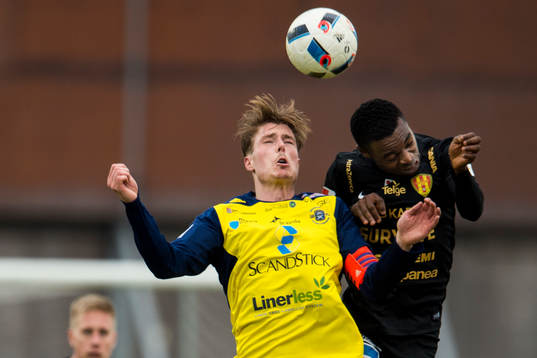 Ängelholms Marcus Bernholtz och Syrianskas Success