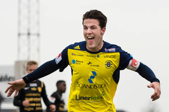 Ängelholms Oliver Stojanovic Fredin jublar