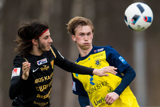 Syrianskas Stefan Ilic och Ängelholms Albin Nilsson