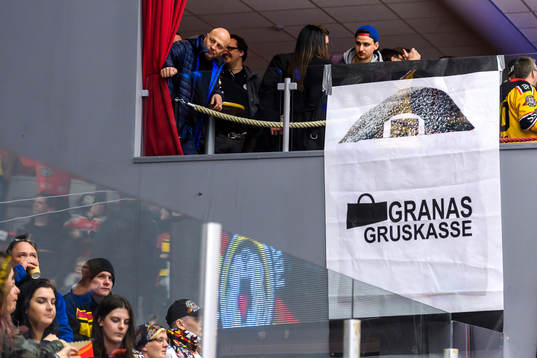 En banner med "Granas Gruskasse"