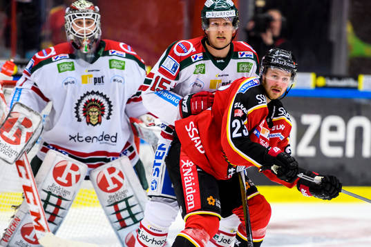 Luleås Lucas Wallmark och Frölundas Joey Crabb