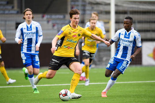 Elfsborgs Simon Olsson och IFK Göteborgs Prosper Kasim