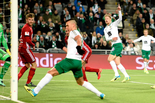 Hammarbys Lars Saetra gör 1-0 och jublar