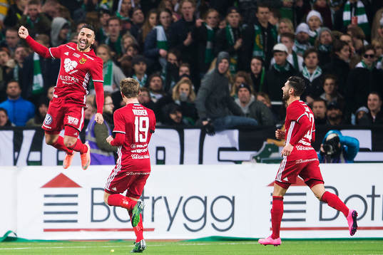 Östersunds Saman Ghoddos jublar