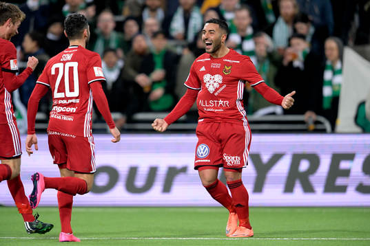 Östersunds Saman Ghoddos jublar