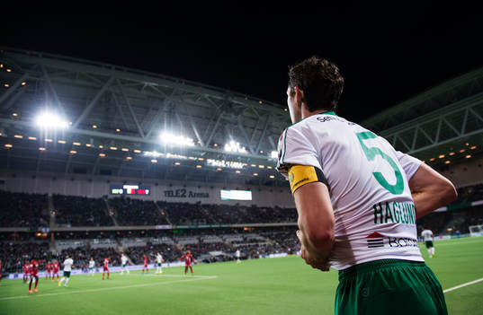Hammarbys Philip Haglund förbereder att kasta ett inkast