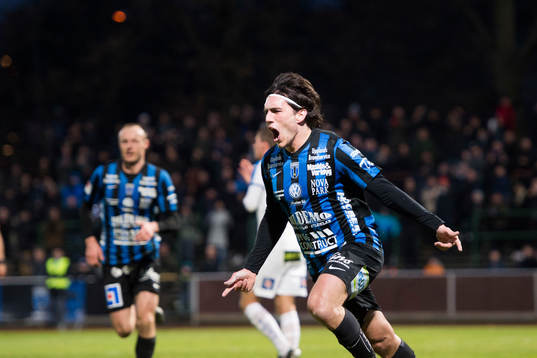 Bläddra bland fler bilder av Fotboll, Superettan, Sirius - Halmstad 
