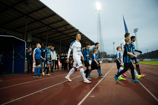 Halmstads Sead Haksabanovic går in på planen