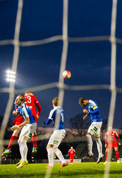 Trelleborgs Salif Camara Jönsson (th) nickar undan en