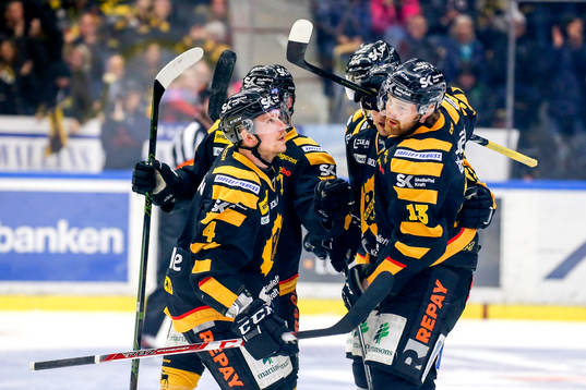 Skellefteås Tim Heed jublar