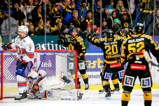 Skellefteås Pontus Petterström jublar