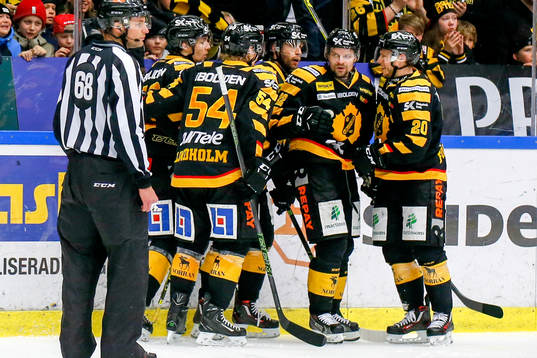 Skellefteås Pontus Petterström jublar
