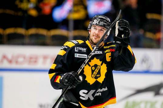 Skellefteås Jimmie Ericsson jublar