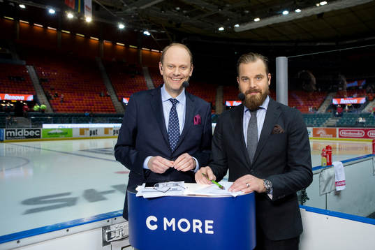 C Mores Lasse Granqvist och Sanny Lindström rinkside innan