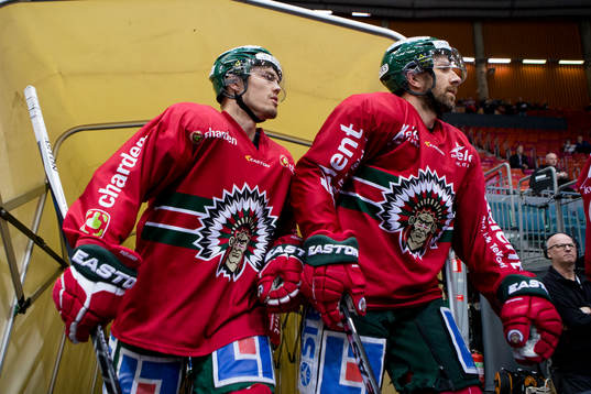 Frölundas Andreas Johnson och Joel Lundqvist innan