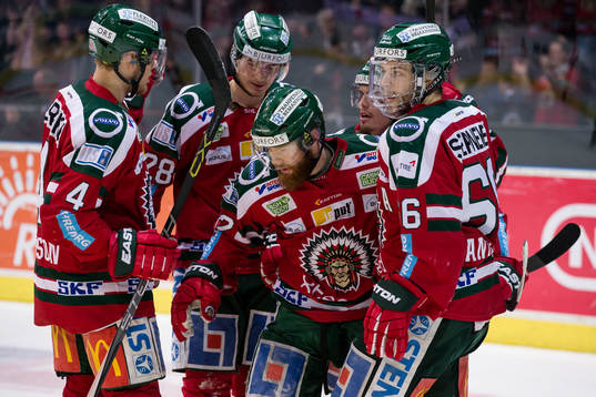 Frölundas Robin Figren jublar och omfamnas