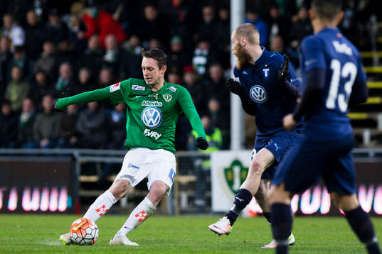 Jönköpings Daryl Smylie gör mål till 2-1