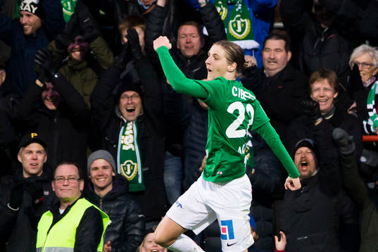 Jönköpings Pawel Cibicki jublar