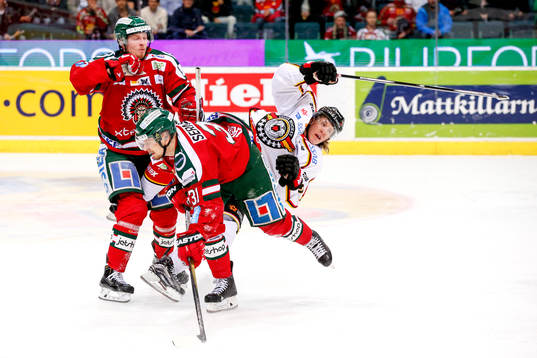 Frölundas Nicklas Lasu och Luleås Emil Sylvegård