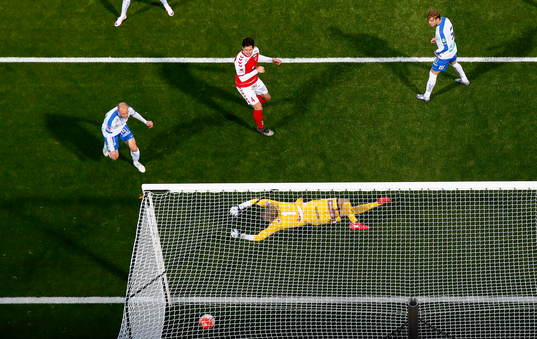 Mål 2-0 av Norrköpings Jón Gudni Fjóluson förbi