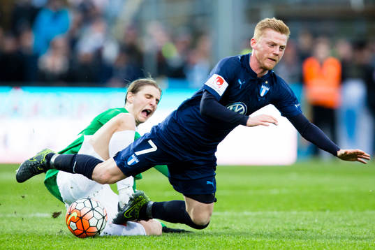 Jönköpings Pawel Cibicki fäller Malmö FFs Anders