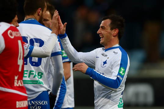 Norrköpings Nikola Tkalcic jublar med Norrköpings Andreas